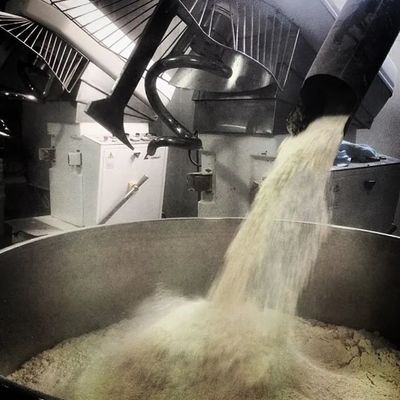 一位卡车司机的面包梦,缔造了周售45,000个面包的传奇